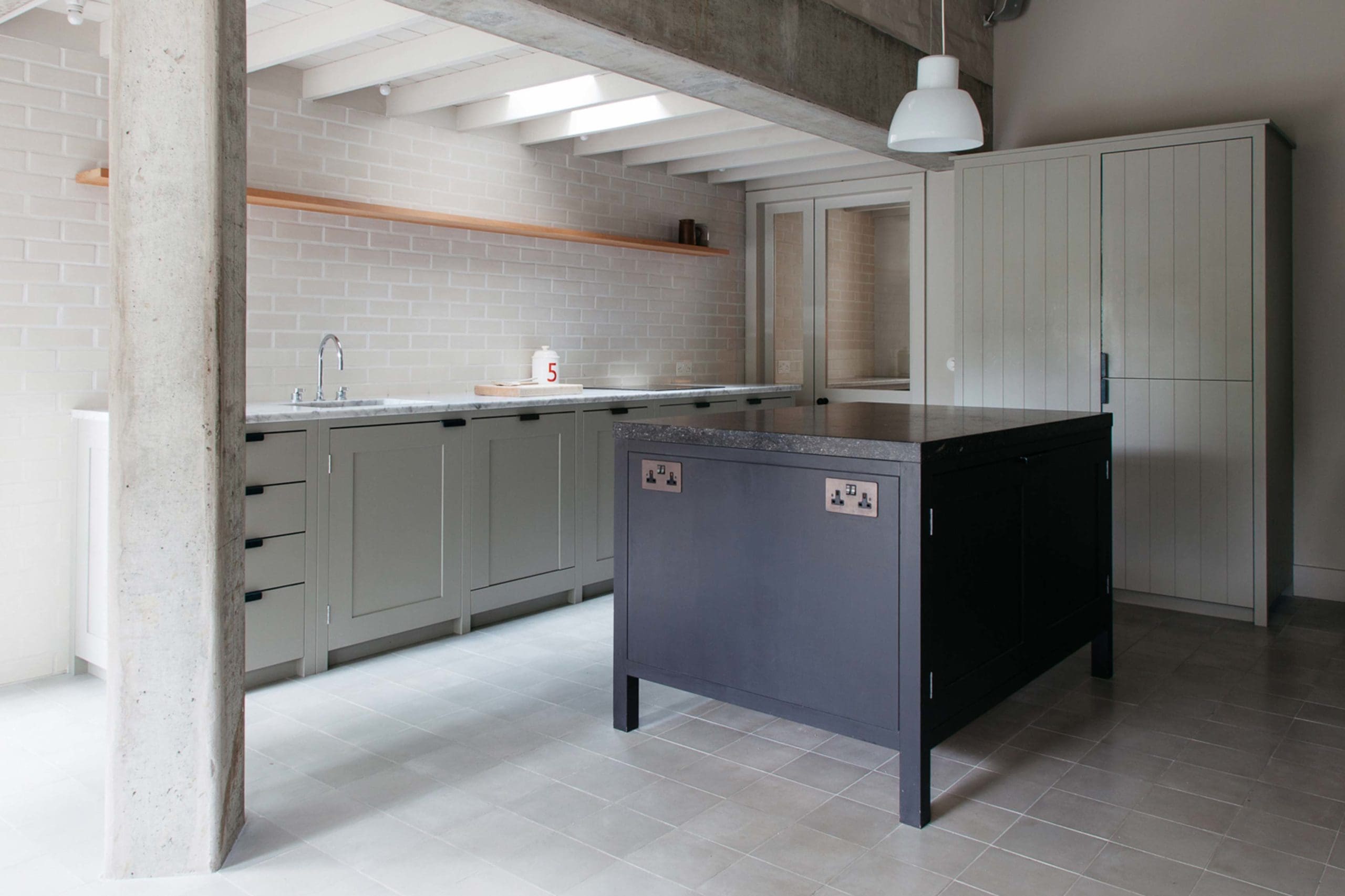  Thameside Townhouse London